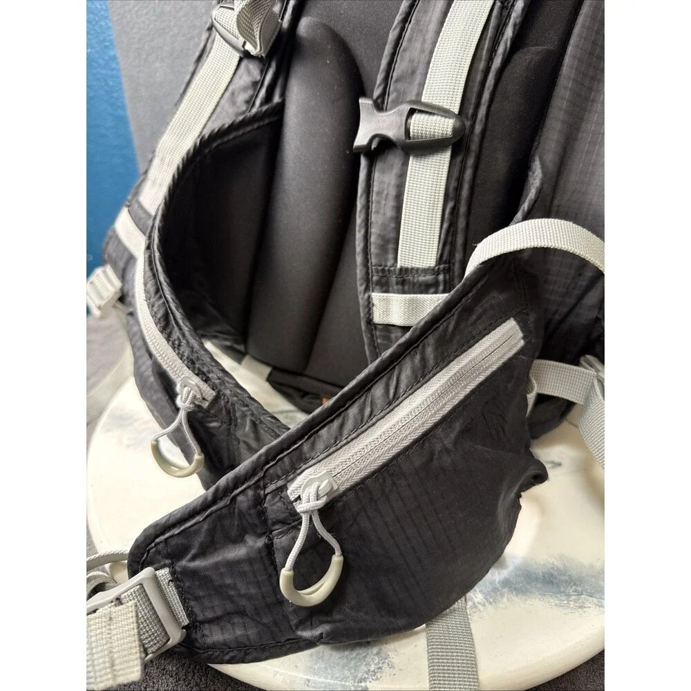 Lowepro please see